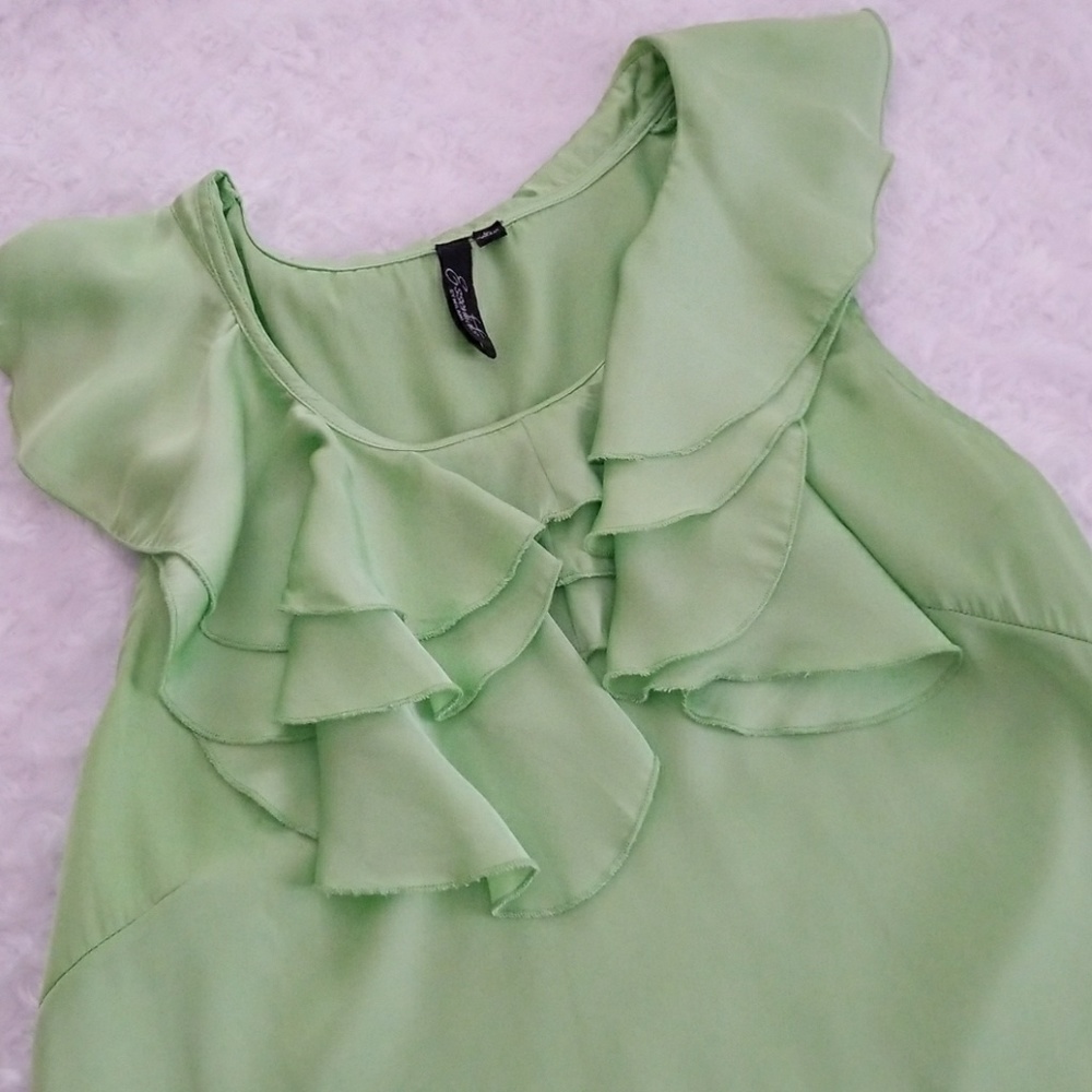 Sassy lime green sleeveless top!